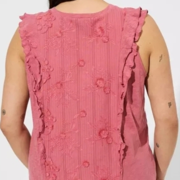 Torrid Pink Floral Ruffle Blouse Size 2 (18/20) - Picture 2 of 9